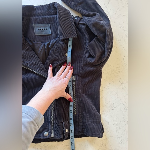 Blank NYC Black/Navy Corduroy Cropped Moto Jacket - Picture 15 of 16